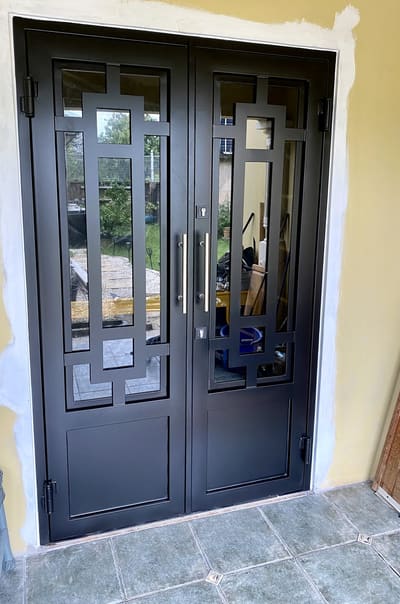 Deco grid, double. Entry Doors by Nair Smart Solutions