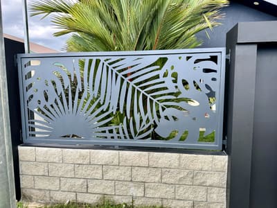 Palm leaf panel, detail. Fencing & Boundary by Nair Smart Solutions